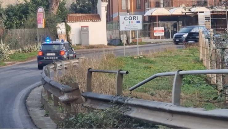 Retata dei carabinieri a Cori, dove è stata messa in atto un'operazione per contrastare il traffico di cocaina - www.IlCorrieredellacittà.com