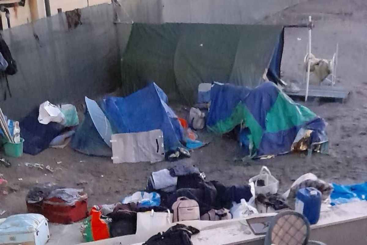 Degrado sulle spiagge di Ostia Ponente