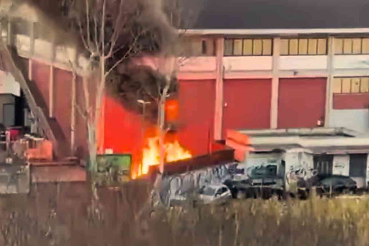 Incendio al supermercato Conad del Trullo