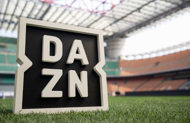 Logo di Dazn sul campo di San Siro