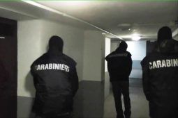 Carabinieri sfruttamento prostituzione