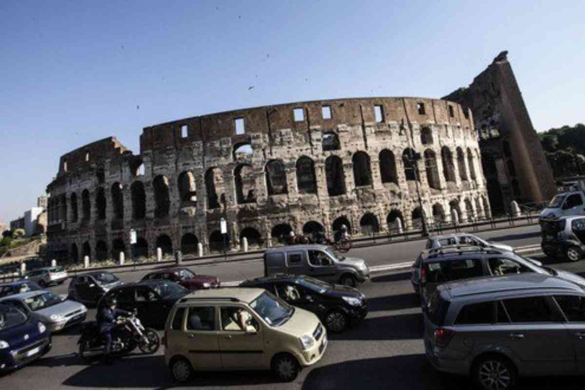 Traffico al Colosseo