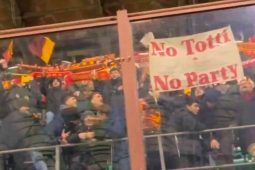 Tifosi della Roma durante la partita col Milan