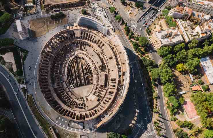 Una veduta aerea dell'Anfiteatro Flavio