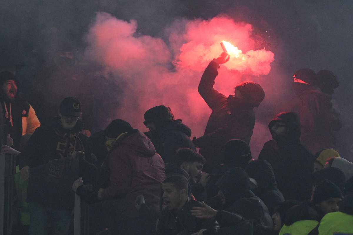 I tifosi romanisti all'Olimpico, a pochi minuti dai quarti di finale di Coppa Italia - www.IlCorrieredellacittà.com