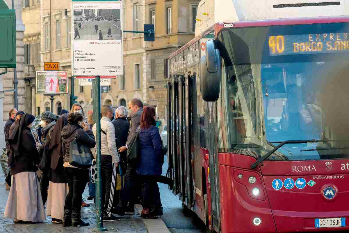 Bimbo perso bus Roma