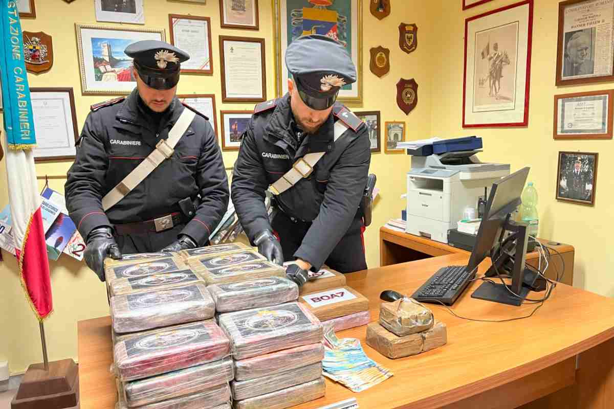 Carabinieri droga sequestrata litorale romano