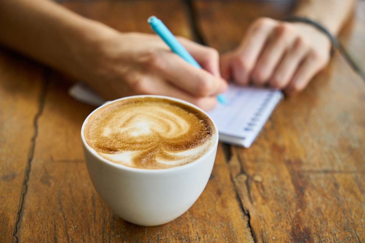 Cappuccino quanto costa in europa e a Roma