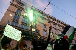 Persone e studenti radunati per manifestare solidarietà alla causa palestinese a Roma a ottobre 2023 - www.IlCorrieredellacittà.com