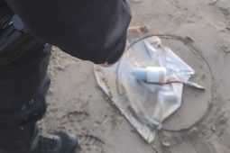 petardo inesploso in spiaggia Nettuno