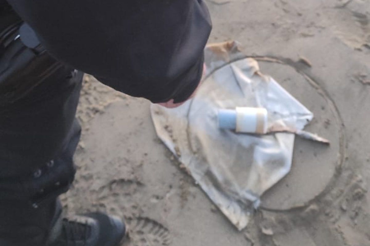 petardo inesploso in spiaggia Nettuno