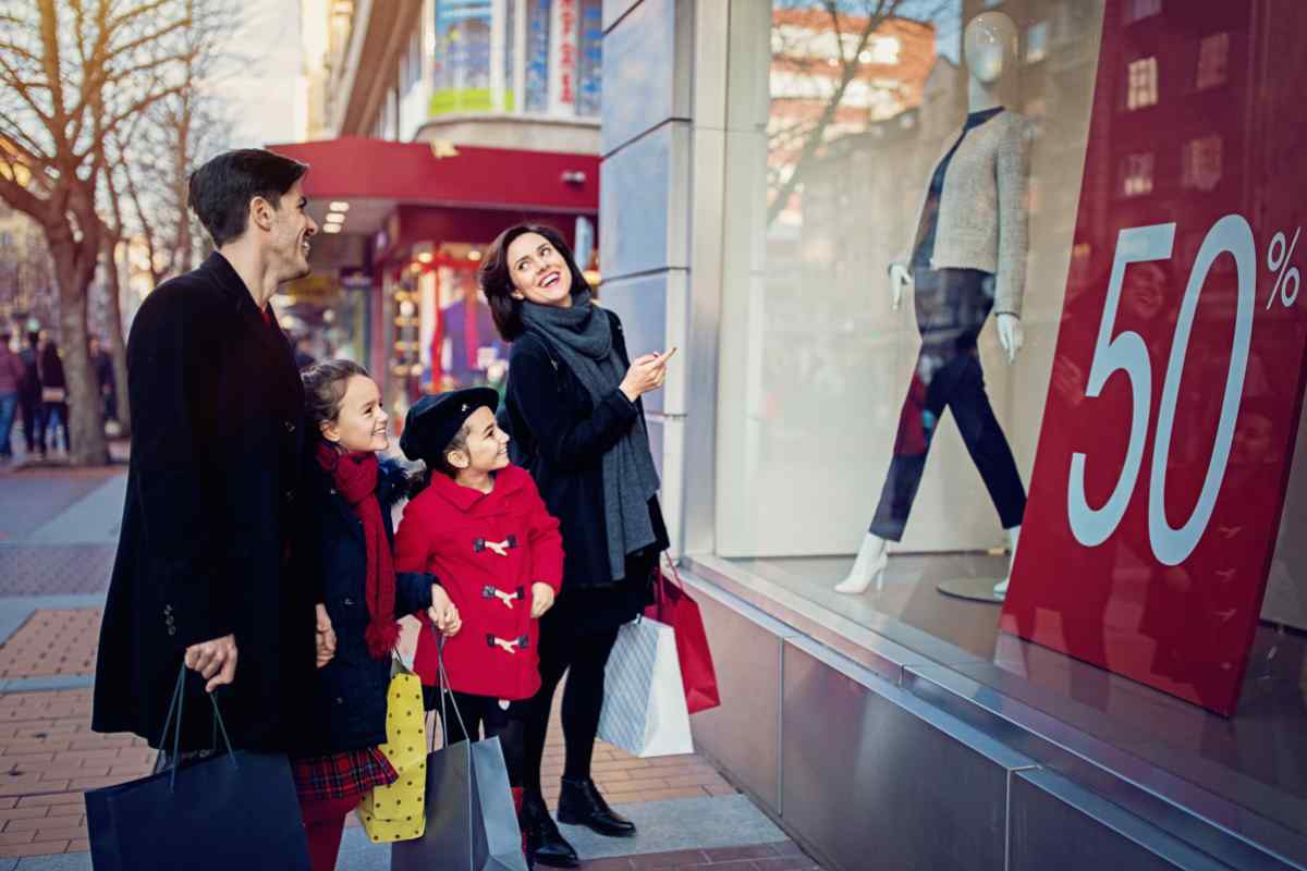 Saldi Roma orari centri commerciali