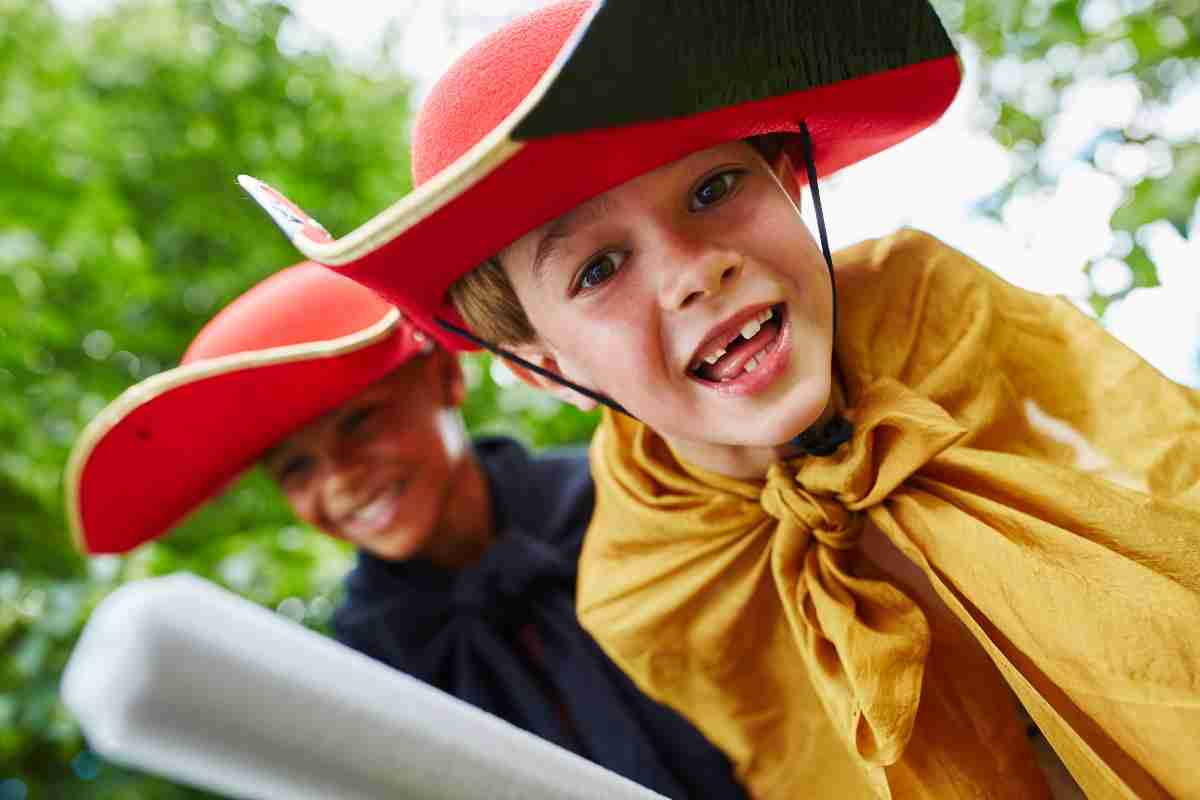 Bambini con i vestiti di Carnevale