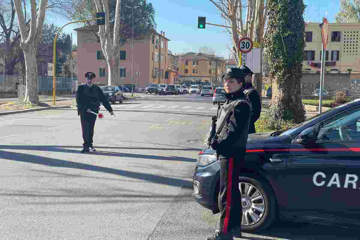 Carabinieri di pattuglia a Roma