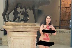Maria Sofia Federico nuda ai Musei Capitolini