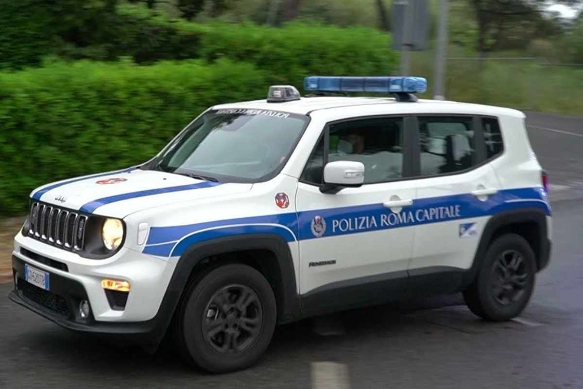 Auto della Polizia Locale di Roma Capitale