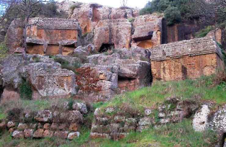 Tomba Lattanzi nella Petra d'Italia