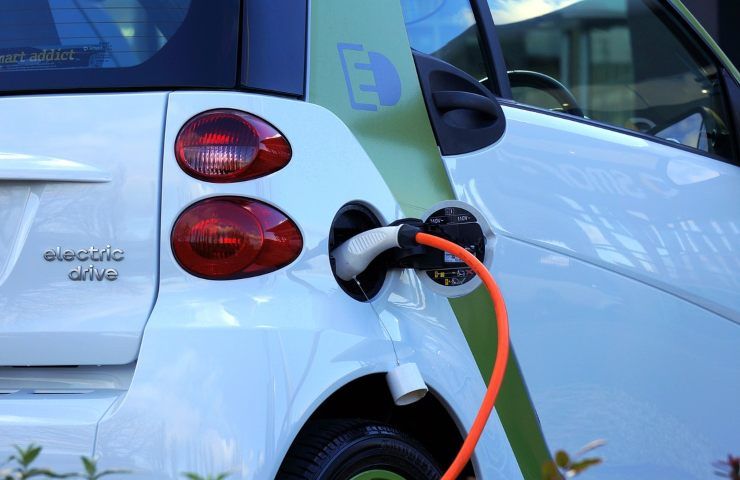 Quanto costa mantenere auto elettrica