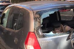 Auto danneggiata all'Esquilino Roma