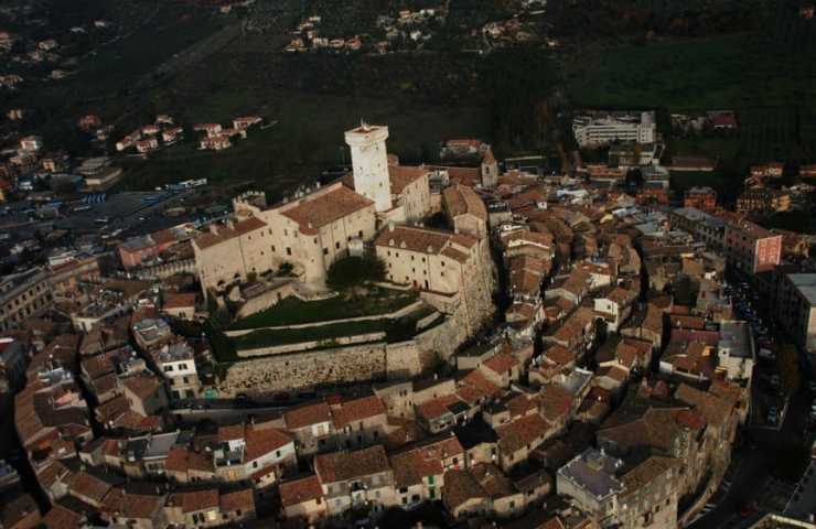 Vista del Castello Savelli Torlonia dall'alto