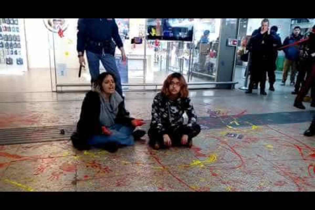 Femministe alla Stazione Termini