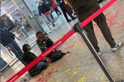 Femministe protestano alla Stazione Termini di Roma