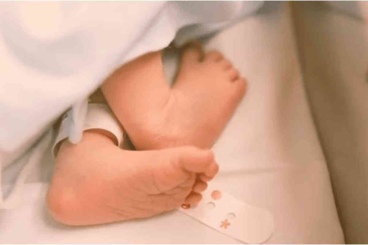 Neonato trovato morto in culla, ipotesi SIDS