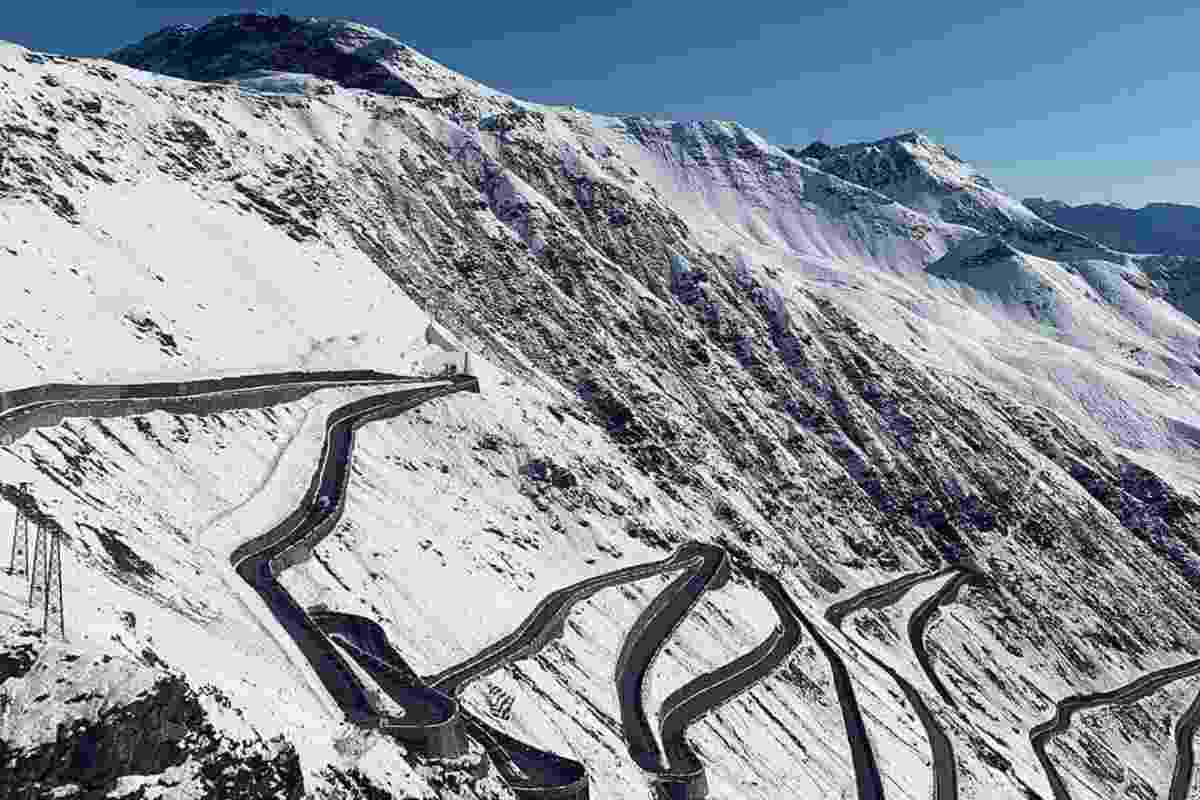 Passo dello Stelvio innevato