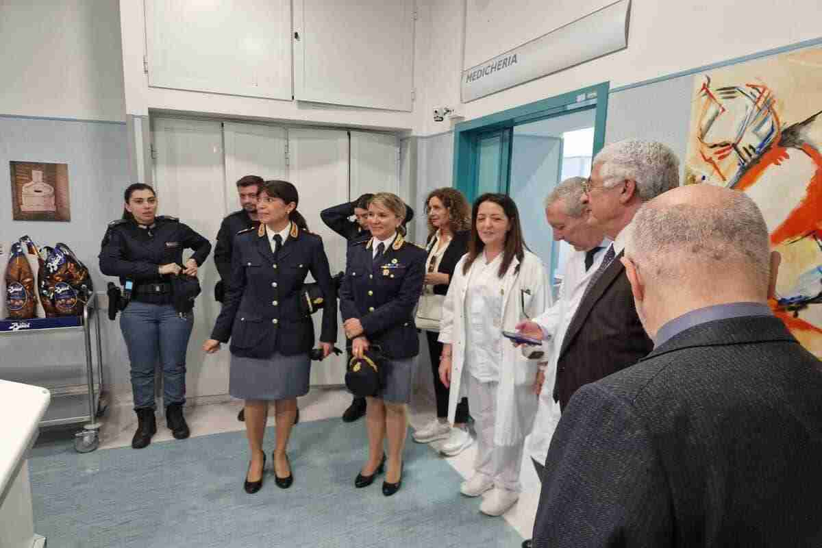 Polizia di Stato porta le uova di Pasqua ai bambini ricoverati negli ospedali di Roma