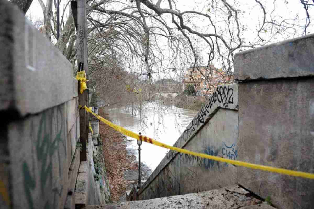 Banchine chiuse sul Tevere