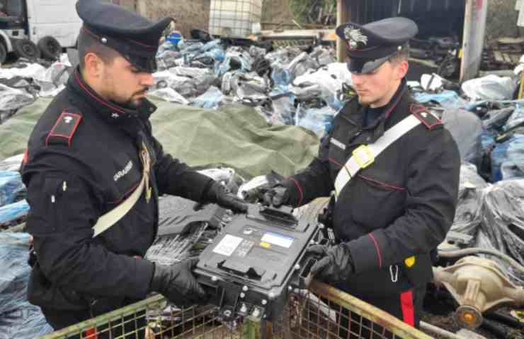 deposito auto cannibalizzate