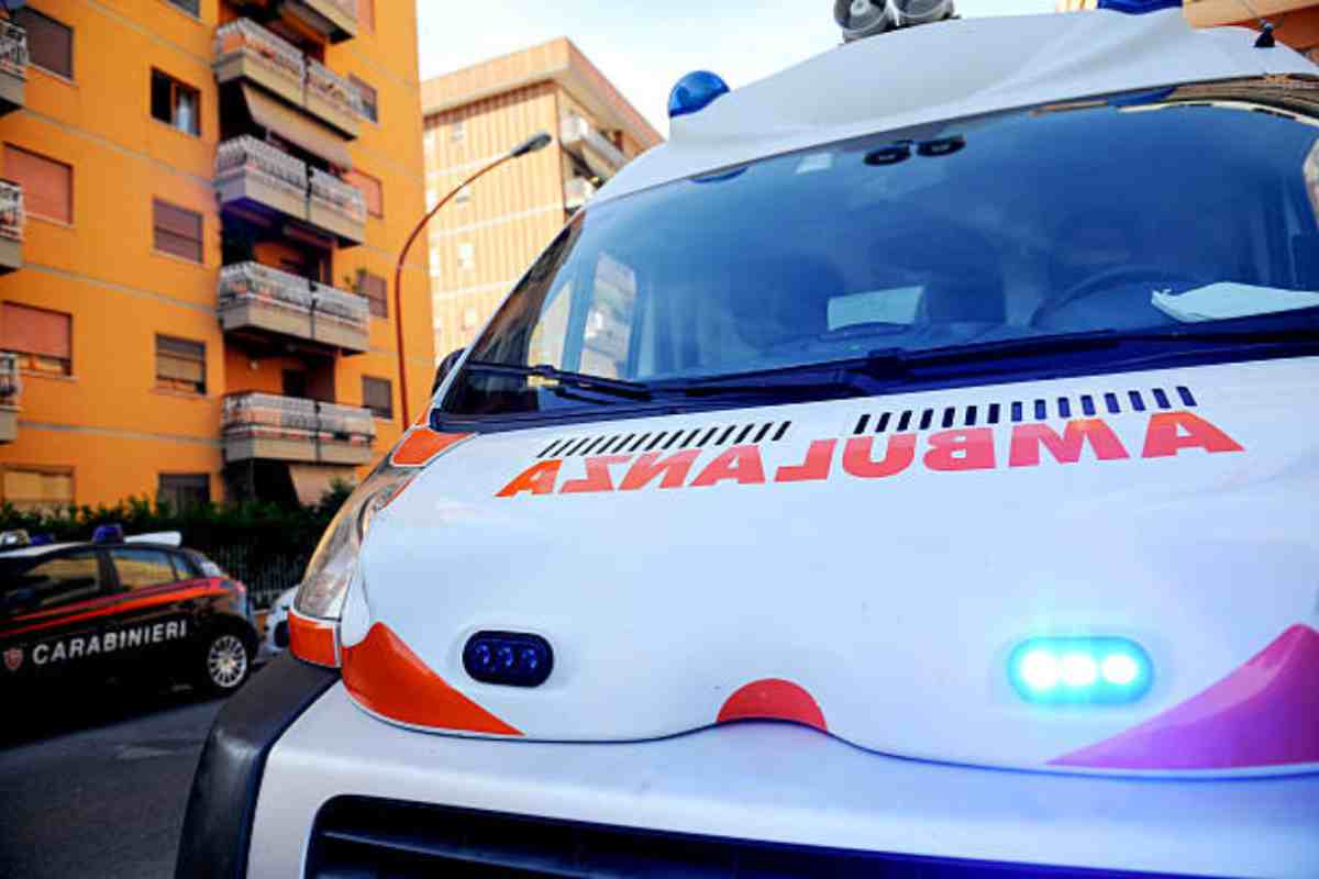 Carabinieri e ambulanza