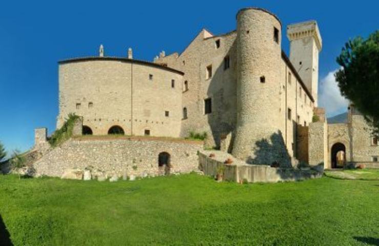 castello savelli torloniai giardini