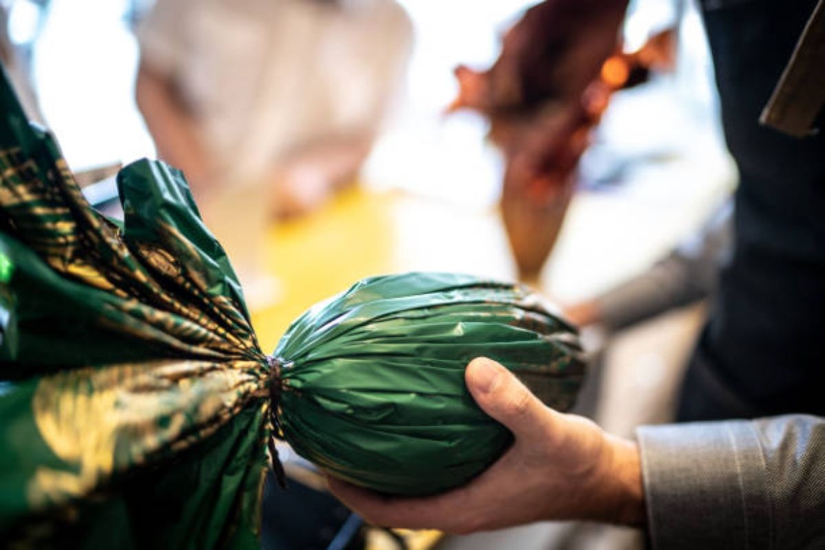 Roma, colombe e uova di Pasqua industriali vendute come artigianali