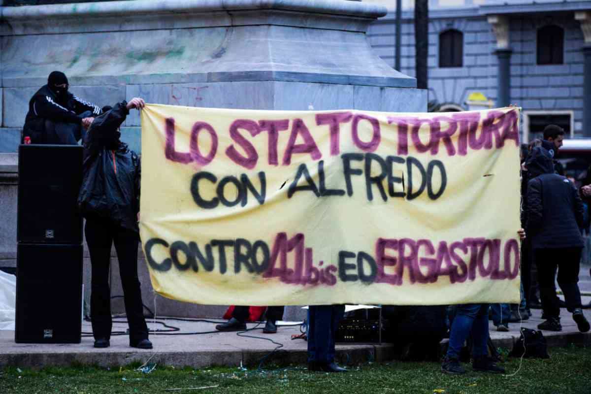 Anarchici protestano per Alfredo Cospito sotto la Cassazione