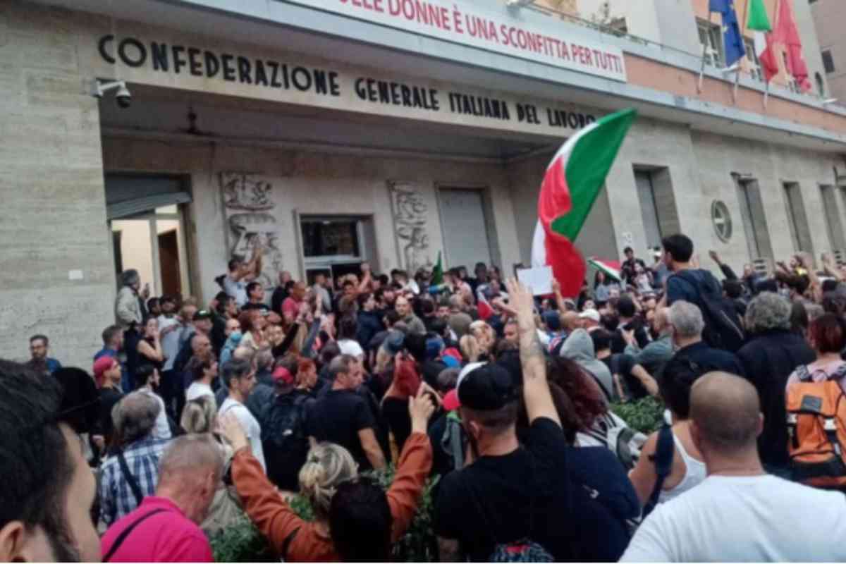 Assalto alla CGIL