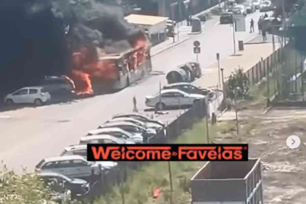 Autobus in fiamme a Tor Sapienza