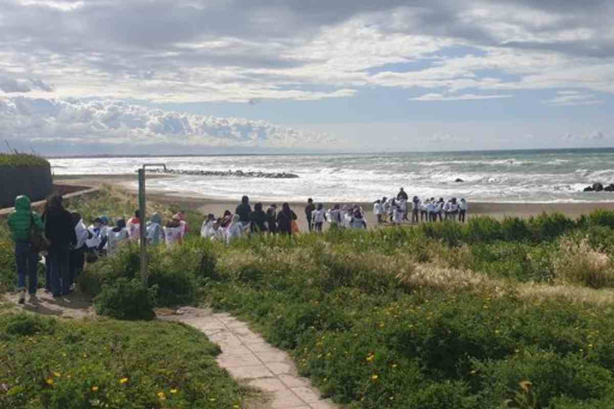 Bambini alla spiaggia di Ladispoli