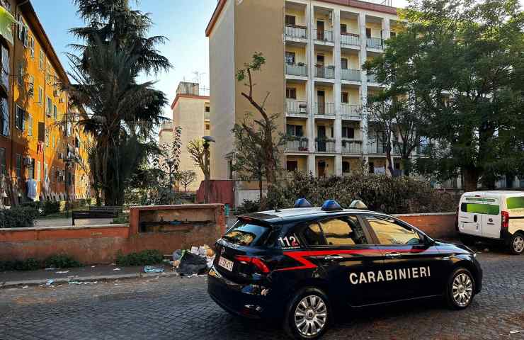 Carabinieri servizio anti droga Quarticciolo