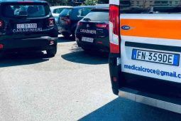 Suicidio Ostia carabinieri ambulanza