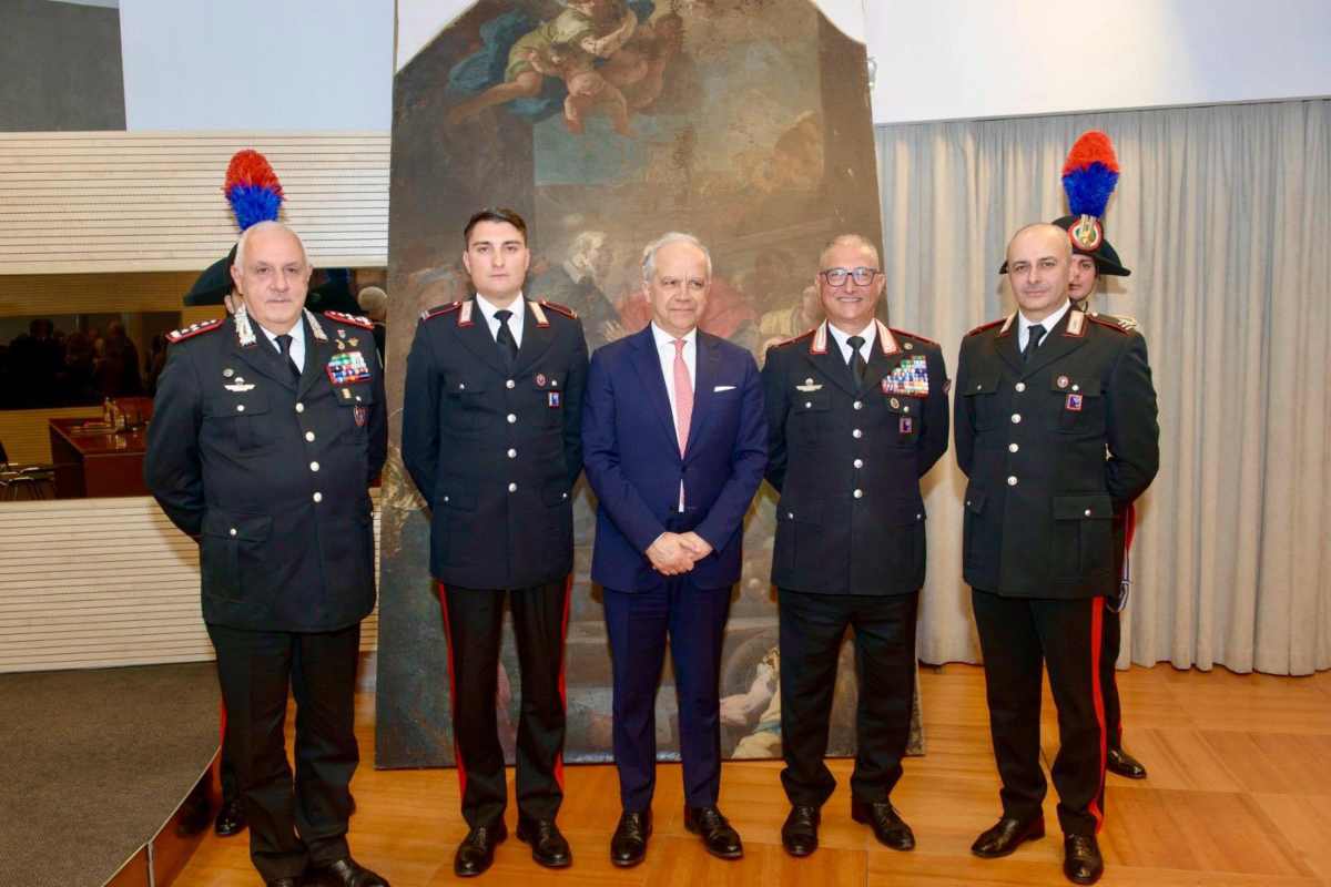 Carabinieri con il Ministro dell'Interno e il Comandante Generale dell'Arma dei Carabinieri