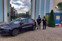 Carabinieri outlet valmontone