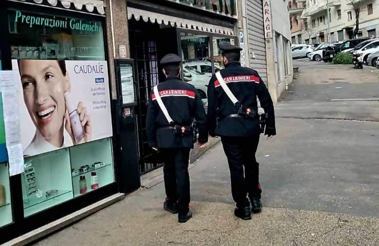 Carabinieri rapina farmacia roma