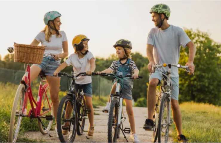 Famiglia in bicicletta