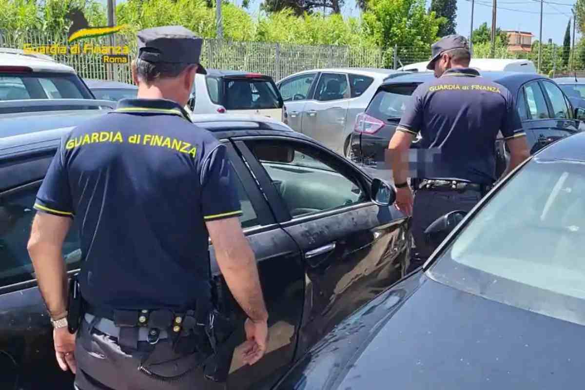 Deve riscuotere il debito ma all’appuntamento c’è anche la Finanza: arrestato lo ‘strozzino’