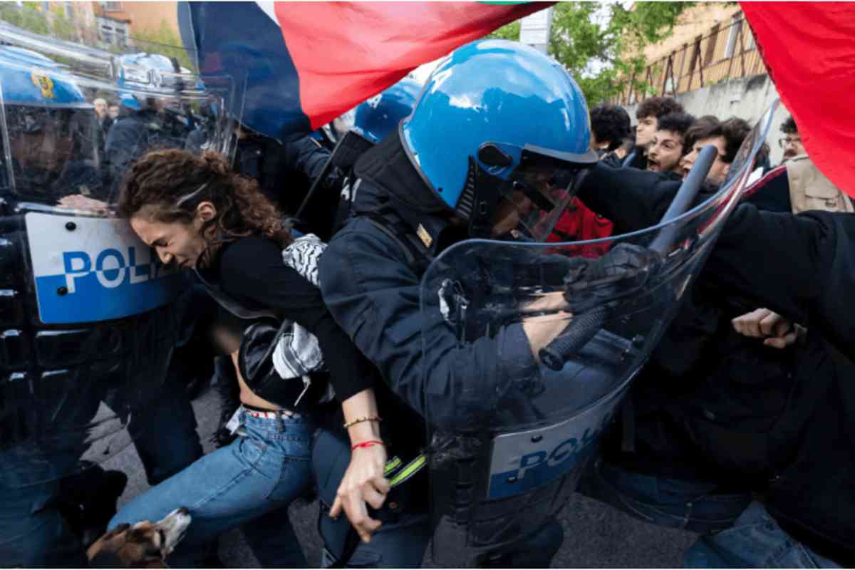 Scontri alla Sapienza, 27 feriti tra le forze dell’ordine: torna in libertà uno dei fermati