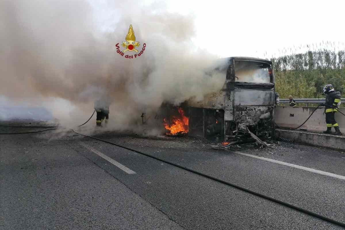 autobus a fuoco GRA