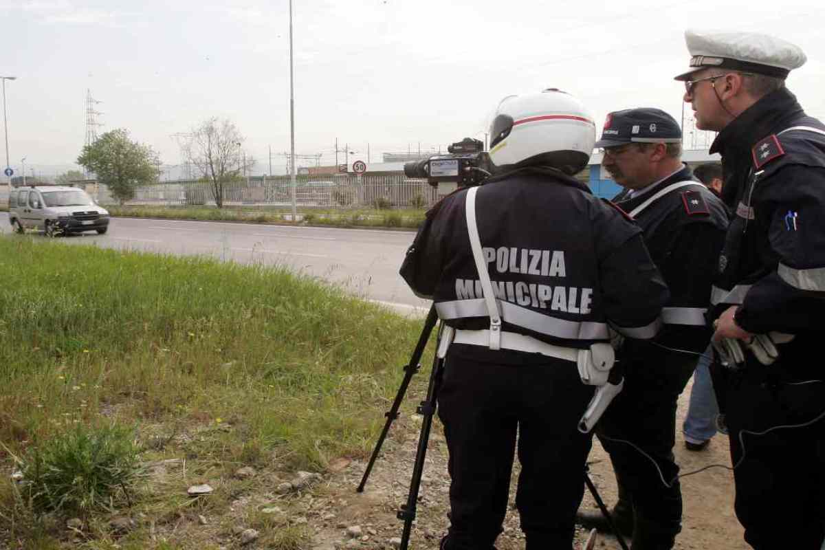 Controlli polizia locale telelaser