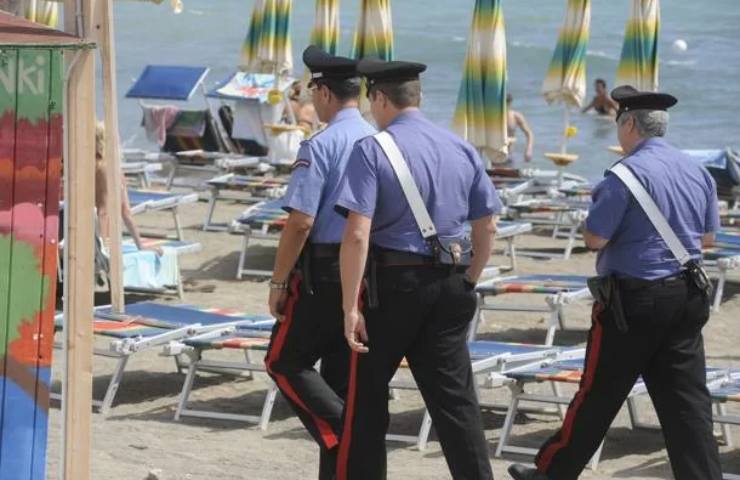 carabinieri_spiaggia