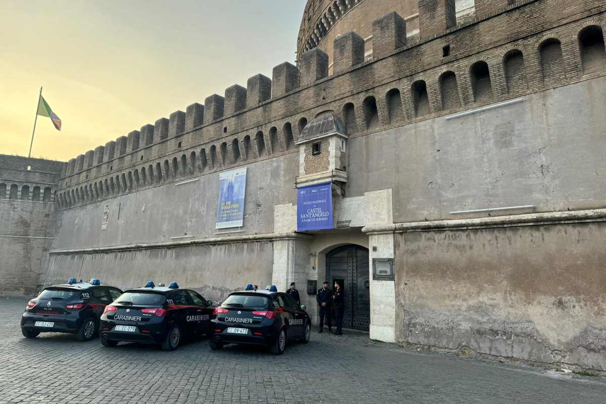 Tragedia a Castel Sant’Angelo: addetto alla vigilanza trovato impiccato | FOTO